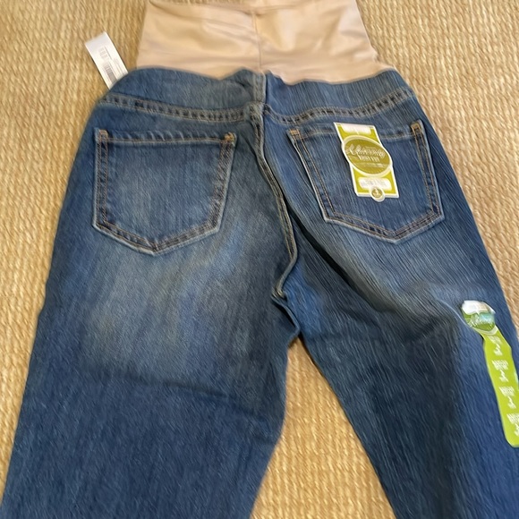 New! NWT! Old navy maternity boot cut jeans - Picture 7 of 8